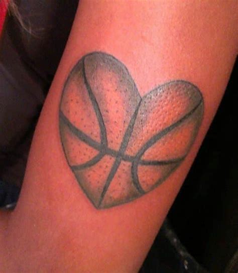 Tatuajes de baloncesto para mujer